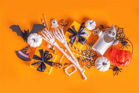 260 Happy Halloween Border Set Stock Photos - Free & Royalty-Free Stock Photos from Dreamstime