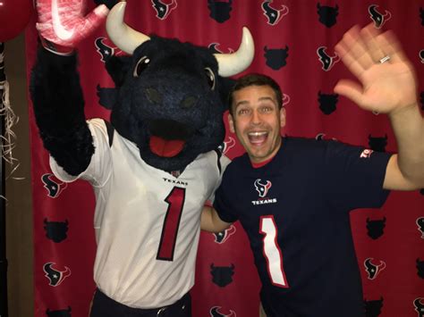 UNMASKING TORO: Meet the person behind the Texans mascot - ABC13 Houston