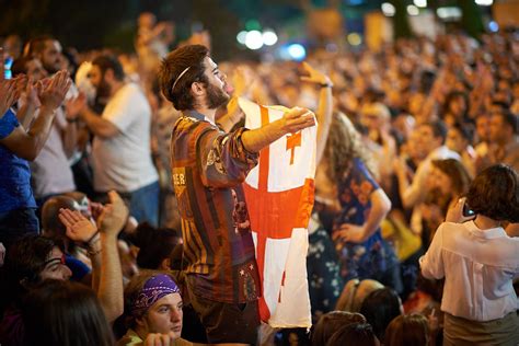 Georgia, proteste anti Russia a Tbilisi: almeno 240 feriti