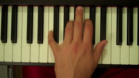 How To Play an F7 Chord on Piano (Left Hand) - YouTube