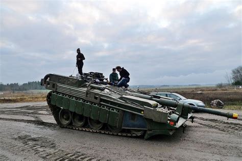 Tank photo Swedish STRV-103 | Veículos blindados, Exercito brasileiro, Exercito