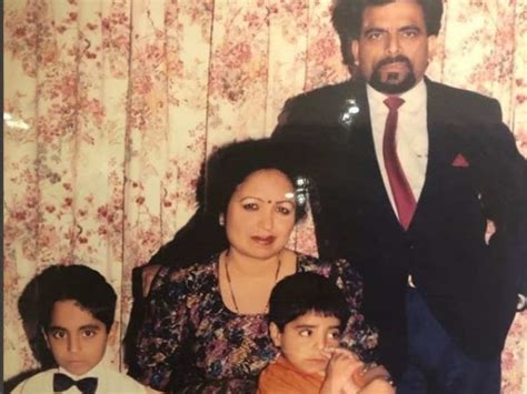 Pic: Ayushmann Khurrana shares his "major throwback" family moment