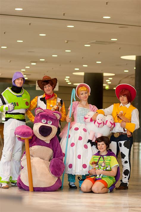 Toy Party by *Rayi-kun on deviantART | Disney cosplay, Cosplay, Toy story