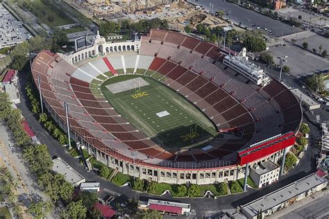 Largest NFL Football Stadiums - WorldAtlas