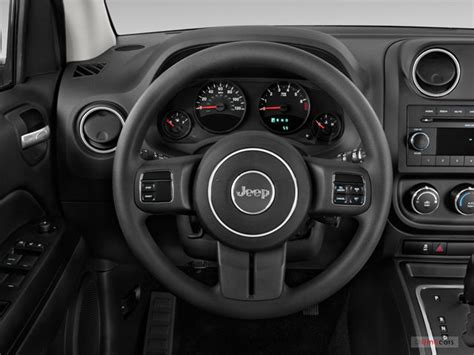 2013 Jeep Compass: 18 Interior Photos | U.S. News