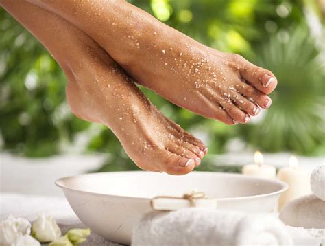 3 Natural DIY Foot Soaks to Easily Remove Dead Skin | Diy foot soak, Foot soak recipe, Foot soak