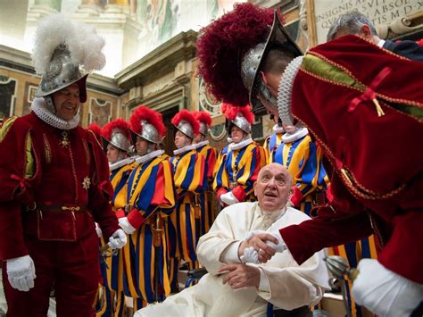 Pope tells Swiss Guard that Vatican City State is proud of their ...