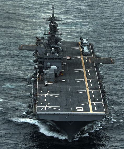 America Class Amphibious Assault Ship LHA US Navy, 47% OFF