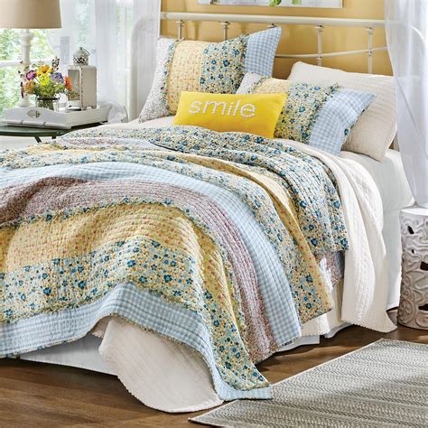 Bluebell Oversized Quilt | Montgomery Ward