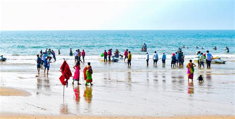 People at a Beach in Ganpatipule, Maharashtra - Free Image by Sallu on PixaHive.com