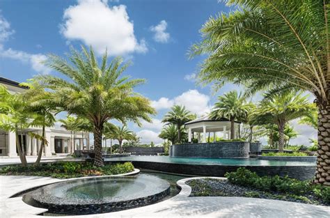 Outrageous Florida Mansion Has 250,000-Gallon Saltwater Pool Inspired ...