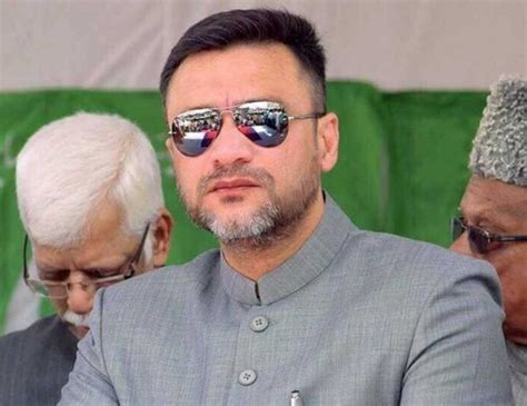 Akbaruddin Owaisi unwell, admitted to London hospital