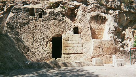 Devotional: Why did Jesus fold the napkin in the tomb?