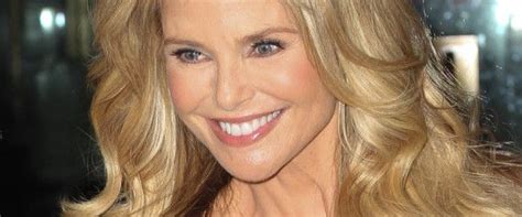 Christie Brinkley Sizzles at 60: Credits Yoga & Her Vegetarian Diet | Yoga articles, Yoga music ...