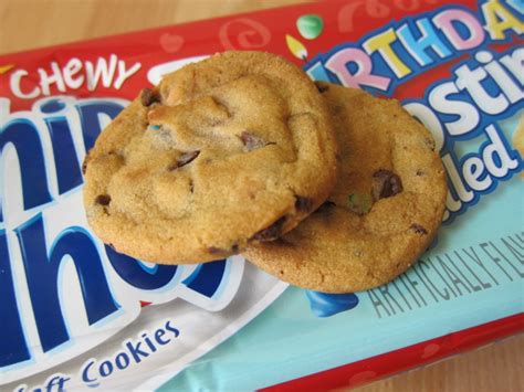 Review: Nabisco - Birthday Frosting Filled Chips Ahoy Cookies