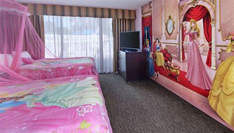 Holiday Inn and Suites Anaheim | WestJet official site