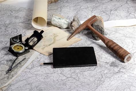 The Most Common Tools Geologists Use in Labs & on Field Works – How to Find Rocks