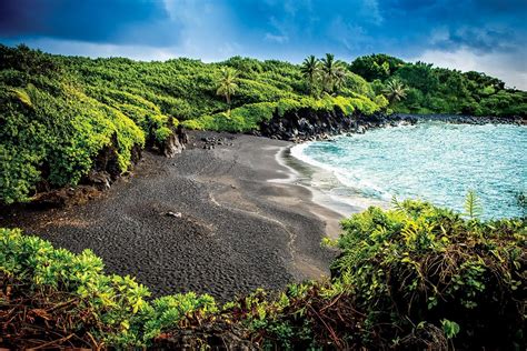 7 Must-Visit Waianapanapa State Park Sites - Hawaii Magazine