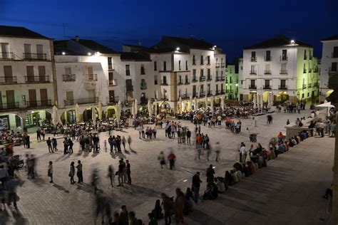 Plaza Mayor at Night (3) | Cáceres | Pictures | Spain in Global-Geography