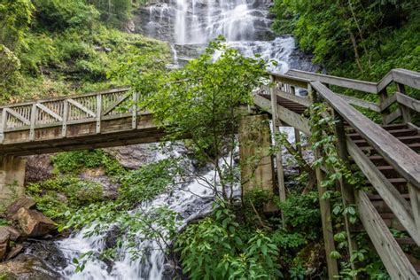 Top 7 Hikes In Georgia With Gorgeous Waterfalls