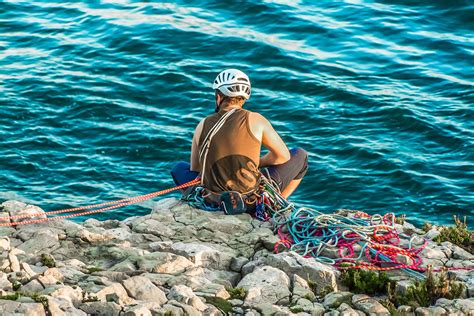 Guide: How to Choose a Climbing Helmet | ActionHub