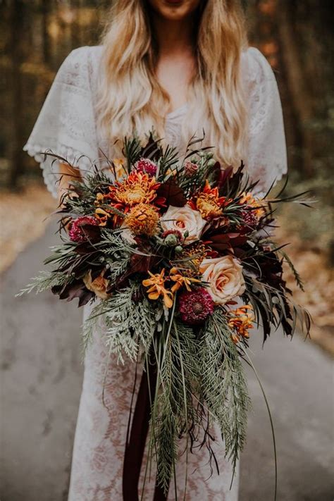 20 Stunning Fall Wedding Flowers and Bouquets for 2021 Brides - EmmaLovesWeddings