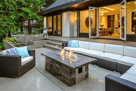 20 Modern Fire Pits That Will Ignite The Style Of Your Backyard