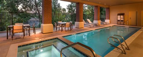 Reno Hotels with Pools | Courtyard Reno Downtown/Riverfront