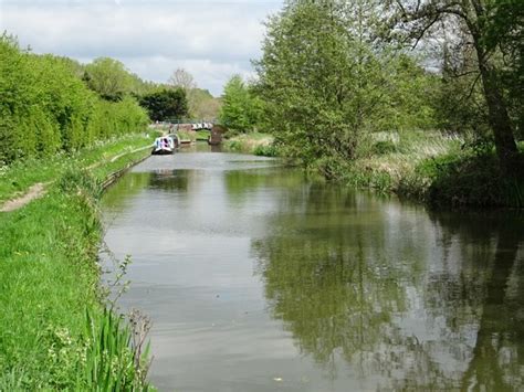 Stratford-upon-Avon canal © Philip Halling cc-by-sa/2.0 :: Geograph Britain and Ireland