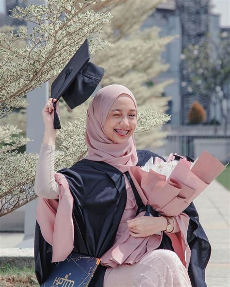 Gaya hijab untuk wisuda | Pinterest