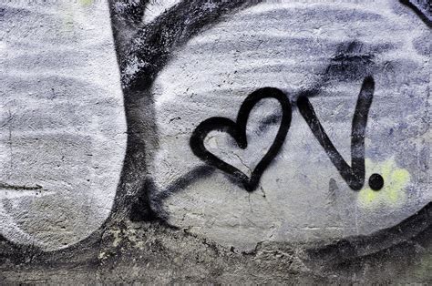 Graffiti of letter v next to a cupid's heart | Black graffit… | Flickr