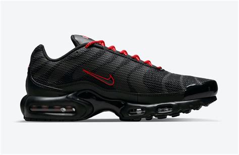 Nike Air Max Plus Black/Red Is Simultaneously Bold and Subtle