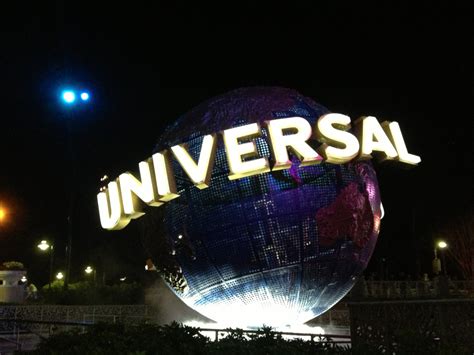 Universal Globe AT NIGHT - 1234 Website