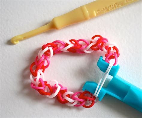 How to Use the Mini Rainbow Loom | Rainbow loom tutorials, Rainbow loom, Rainbow loom bracelets easy