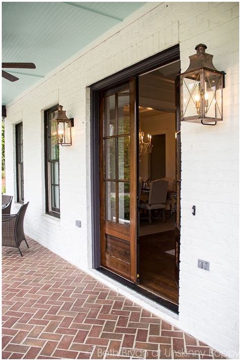 Modern Farmhouse Exterior Lighting in 2020 (With images) | Porch light ...