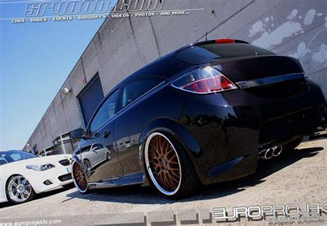 Opel Astra H GTC Photos and Specs. Photo: Astra H GTC Opel tuning and 17 perfect photos of Opel ...