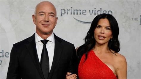 Amazon Founder Jeff Bezos engaged to girlfriend Lauren Sanchez: Reports