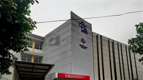 Fe Del Mundo Medical Center hospital facade in Quezon City, Phil by ...