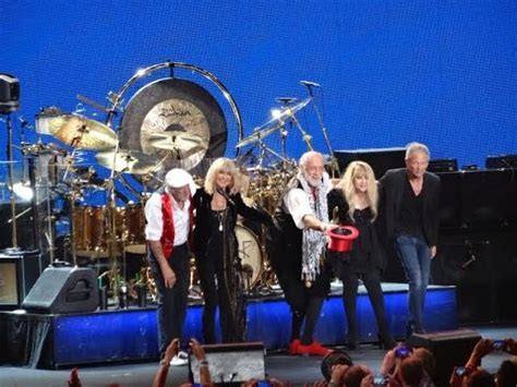 Fleetwood Mac - 'Dreams' live at the NEC 8th June 2015 Birmingham - YouTube