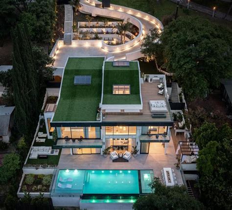 These Bel Air mansions show the caliber of homes in the area