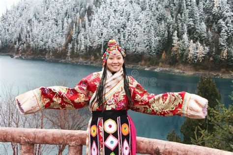 Tibetan Girl in Traditional Clothing Editorial Image - Image of beads ...