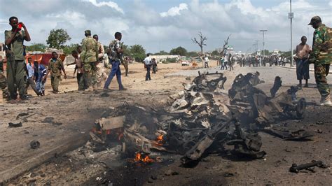 Islamic militant gunmen storm Somalian army base with bombs, 30 dead | Fox News