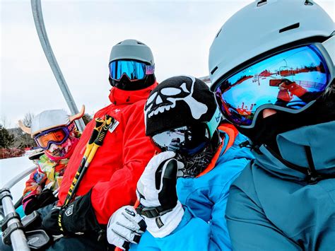 Skiing tips for first-timers & families | Mommy Gearest