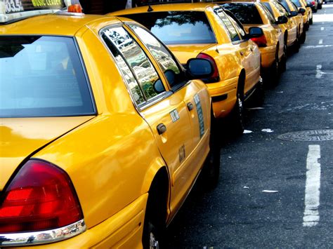 Taxis Around The World 🌏 - NYC Yellow Cabs - Lynk Taxis