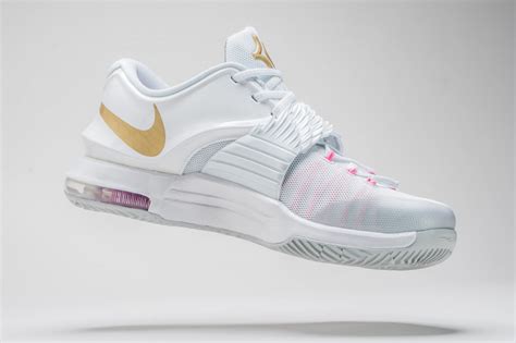 Kevin Durant Honors 'Aunt Pearl' with Special Release | Sole Collector