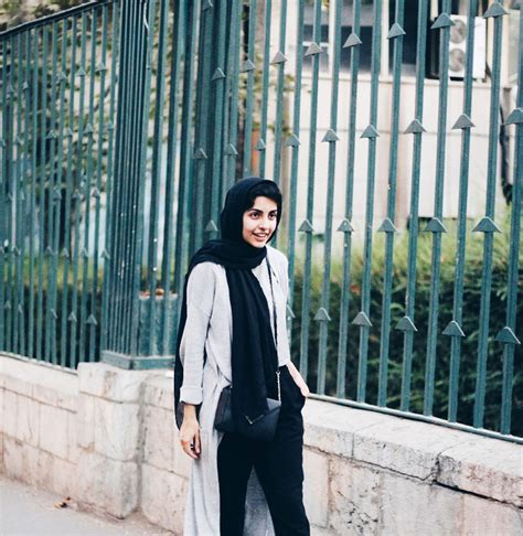 Fashion and feminism: a Q&A with Muslim Iranian fashion blogger Hoda ...