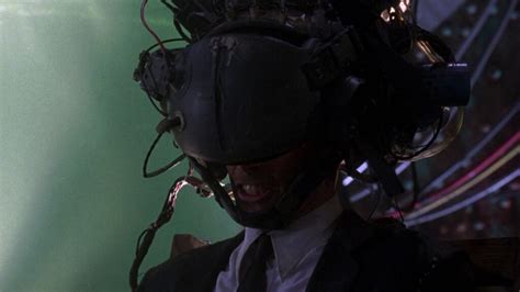 JOHNNY MNEMONIC | Cyberpunk pré-Matrix previu praga e burnout em 2021