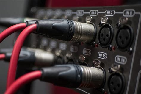 Do Speaker Cables Need To Be the Same Length? - AudioCruiser.com