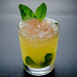 Top 10 Everclear Drinks with Recipes - Only Foods