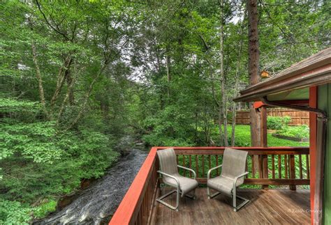 Secluded Cabin in Poconos Mountains of Pennsylvania